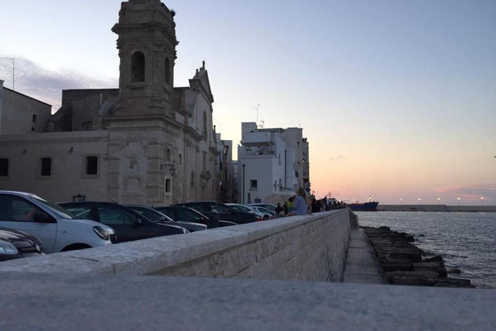 Historic Apartment In Centre Of City 100M To Sea مونوبولي المظهر الخارجي الصورة