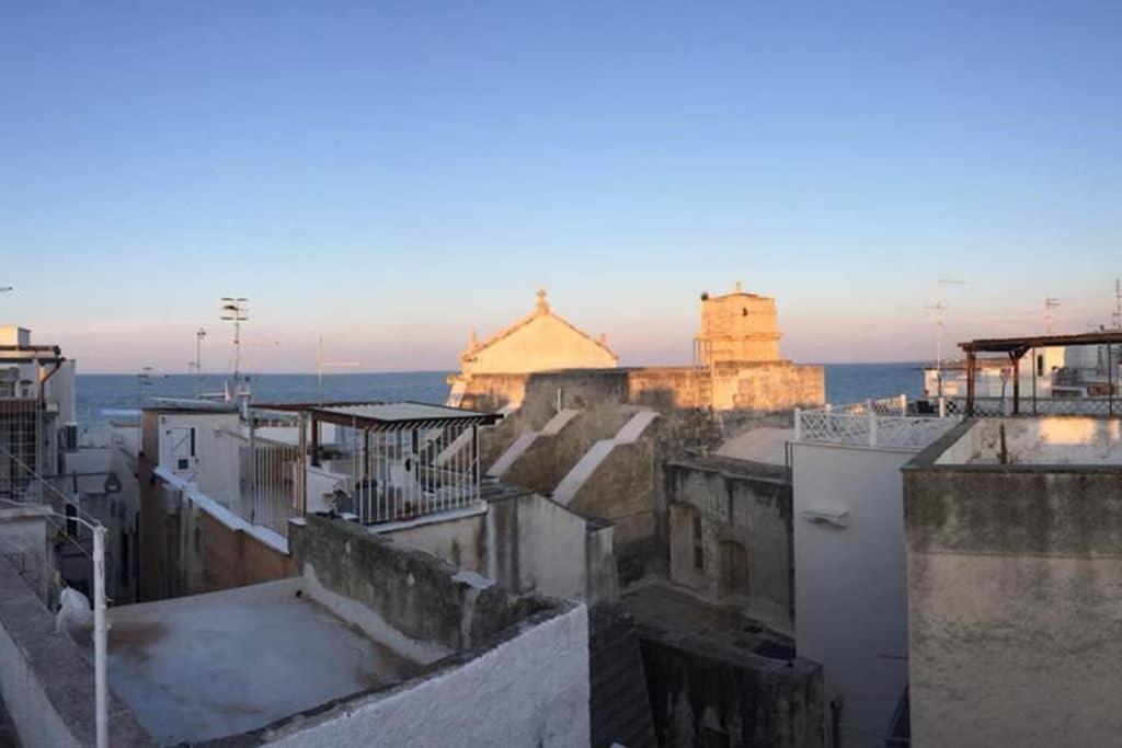 Historic Apartment In Centre Of City 100M To Sea مونوبولي المظهر الخارجي الصورة