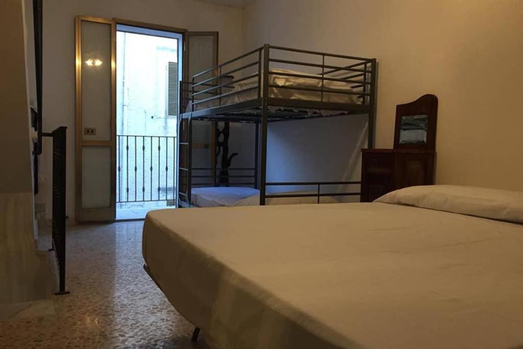 Historic Apartment In Centre Of City 100M To Sea مونوبولي المظهر الخارجي الصورة