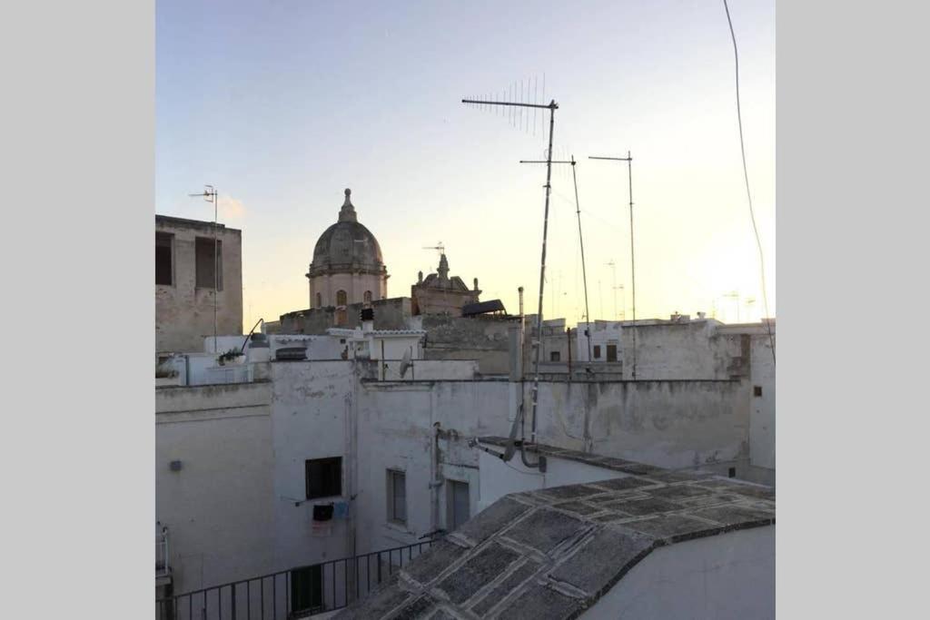 Historic Apartment In Centre Of City 100M To Sea مونوبولي المظهر الخارجي الصورة