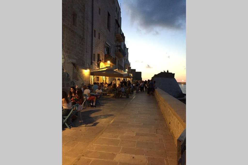 Historic Apartment In Centre Of City 100M To Sea مونوبولي المظهر الخارجي الصورة