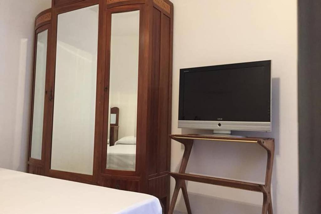 Historic Apartment In Centre Of City 100M To Sea مونوبولي المظهر الخارجي الصورة