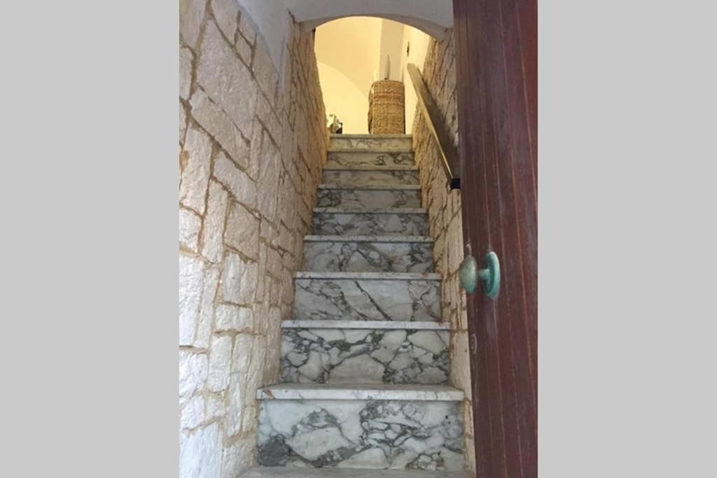 Historic Apartment In Centre Of City 100M To Sea مونوبولي المظهر الخارجي الصورة